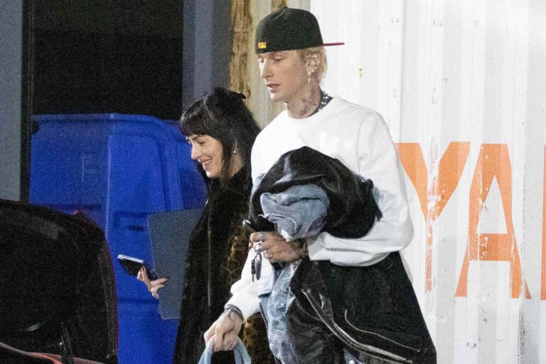 Dakota Johnson habría confesado a sus amigos que Machine Gun Kelly le da el mejor sexo de su vida. Conoce los rumores de su romance y sus planes de familia.